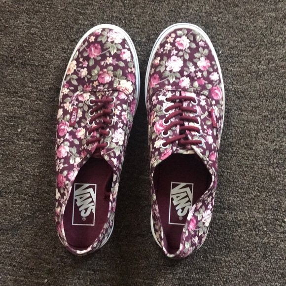 Vans - Picture 1 of 4
